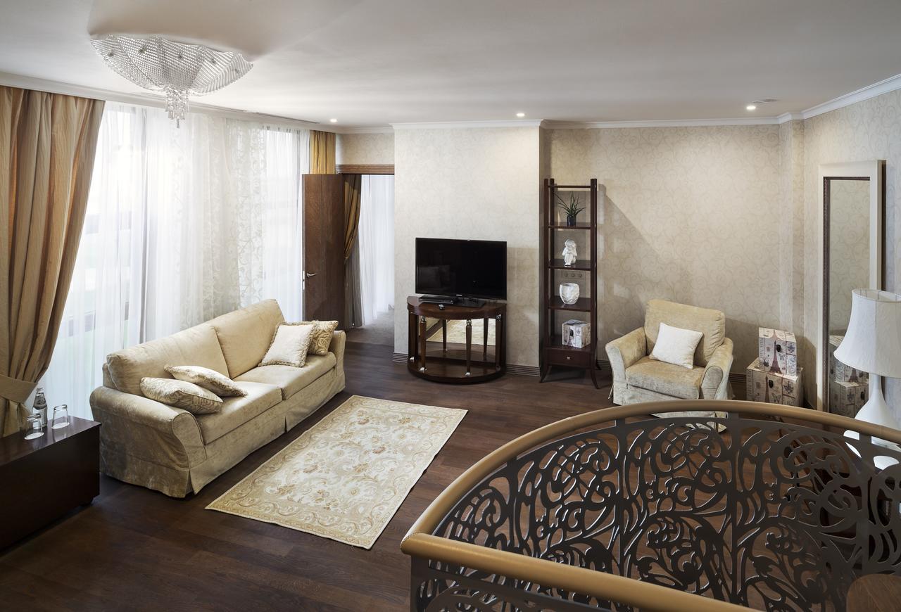 Superior Golf And Spa Resort Kharkiv Extérieur photo