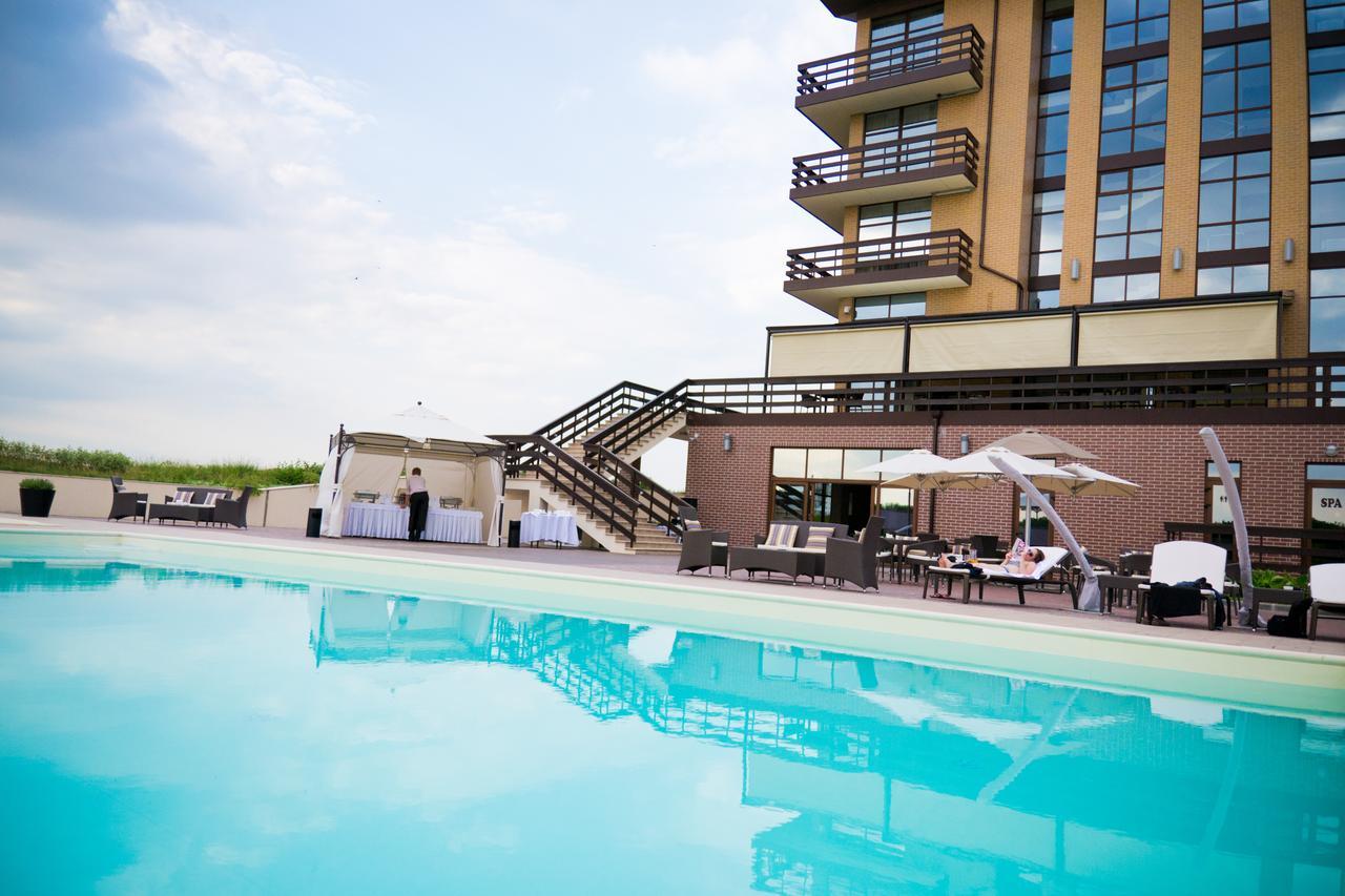 Superior Golf And Spa Resort Kharkiv Extérieur photo