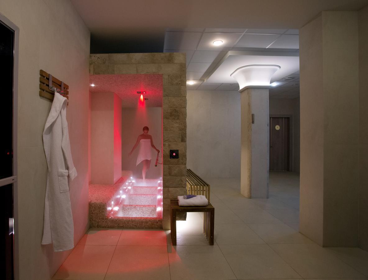 Superior Golf And Spa Resort Kharkiv Extérieur photo