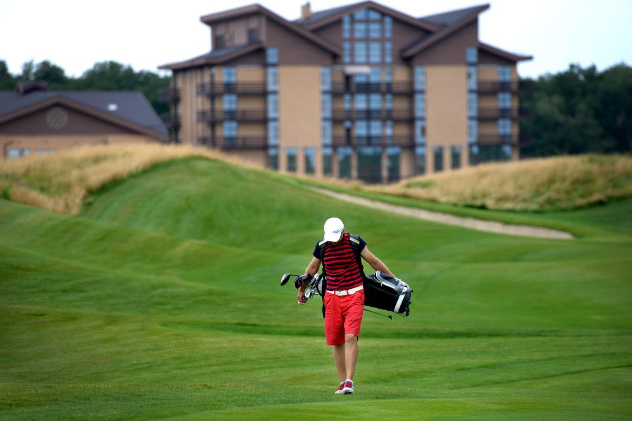 Superior Golf And Spa Resort Kharkiv Extérieur photo