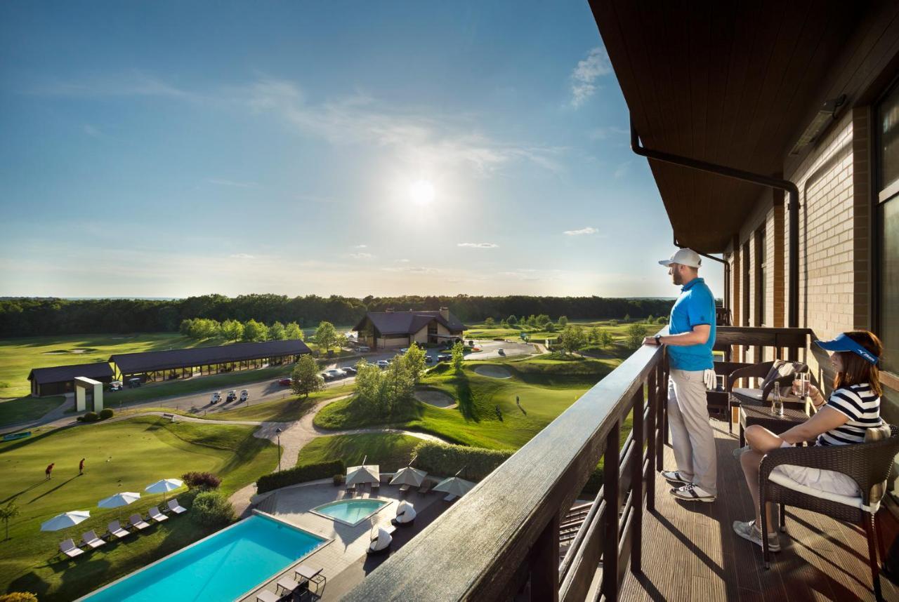Superior Golf And Spa Resort Kharkiv Extérieur photo
